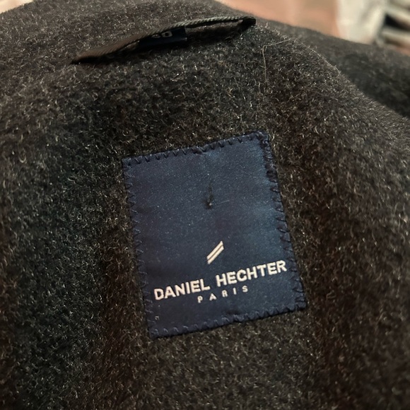 Chic Grey Double-Breasted Coat - Picture 5 of 6